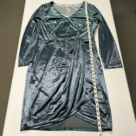 Womens Long Sleeve Velvet Dress Size 14 Stretchy V Neck Ruched Party Blue NWT - Picture 11 of 16